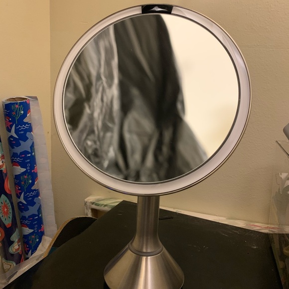 Simple Human Lighted 5x Mirror - Picture 3 of 4